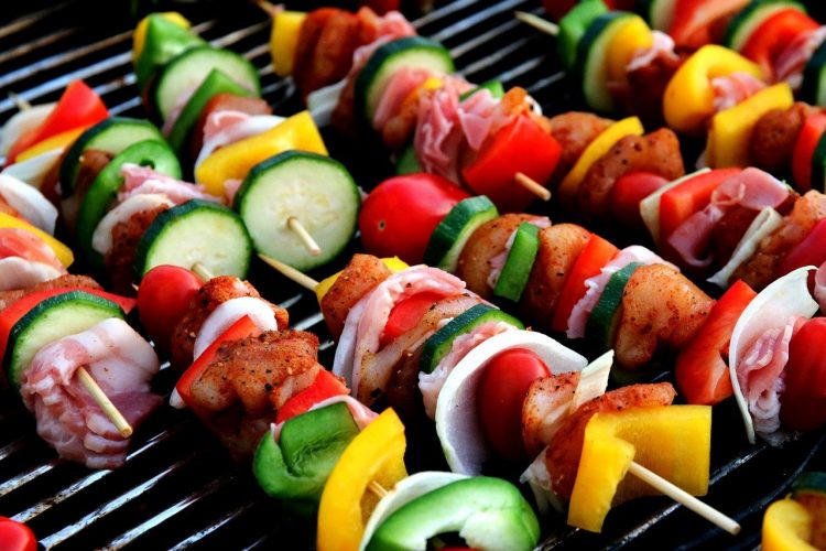 4 garnitures pour accompagner vos plats de barbecue