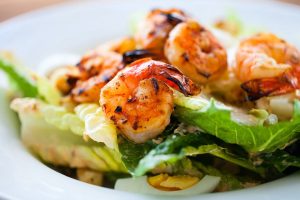 crevettes grillées pour un barbecue de mariage