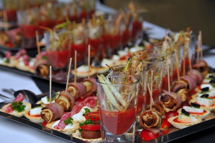 Comment organiser une soirée tapas : 7 conseils pour une planification réussie