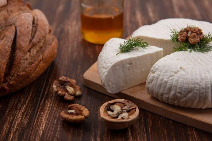 Les fromages au lait cru : un voyage authentique dans l’art du goût